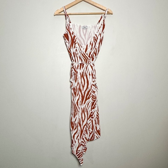 REVOLVE Rails Frida Sleeveless Midi Wrap Dress in Rust Zebra Sz M - Picture 2 of 8